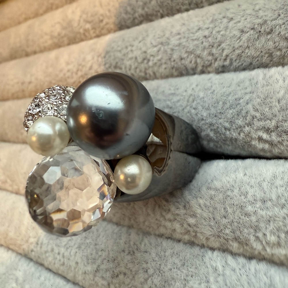 Kenneth Lane Grey crystal pearl bubble cluster Cocktail ring size 8/9 - Picture 4 of 14